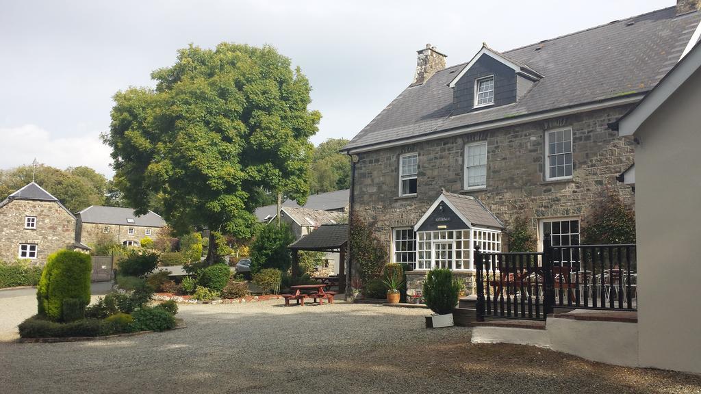 Hotel Gellifawr Woodland Retreat à Pontfaen Extérieur photo