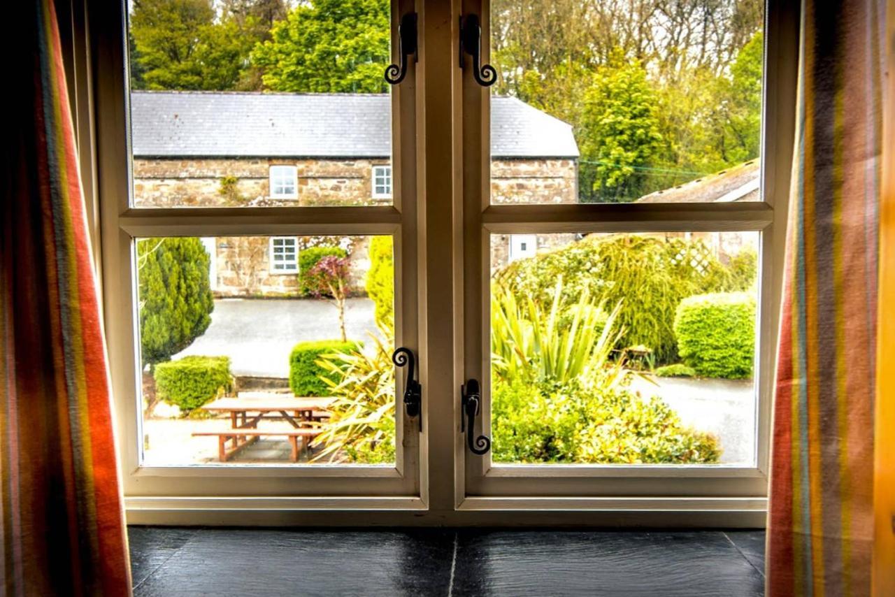 Hotel Gellifawr Woodland Retreat à Pontfaen Extérieur photo