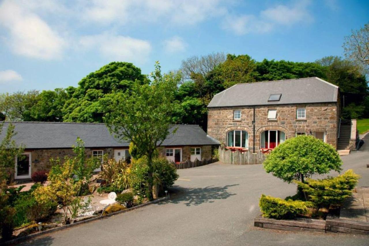Hotel Gellifawr Woodland Retreat à Pontfaen Extérieur photo
